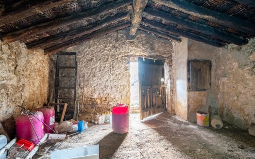 Gran finca amb aigua (488)