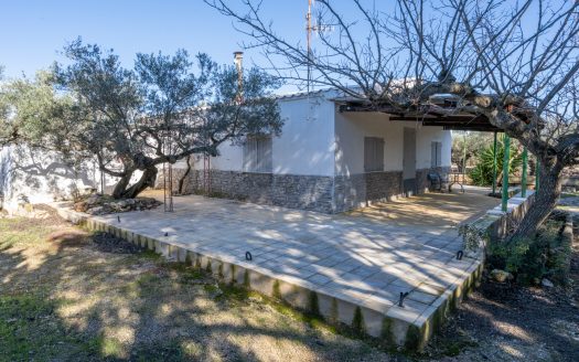 A country house refurbished (770)