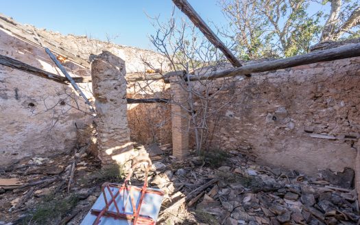 Gran ruïna per a reconstruir (810)