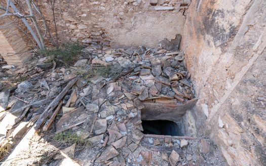 Gran ruïna per a reconstruir (810)