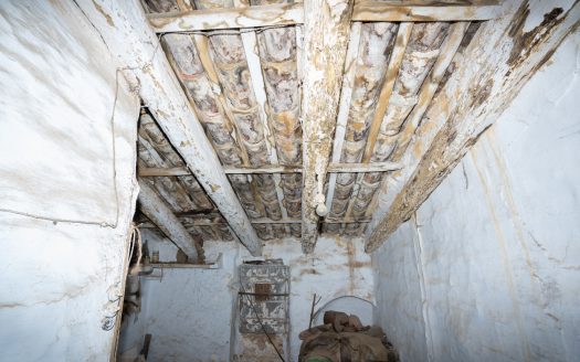 Very old house to restore in La Galera (825)