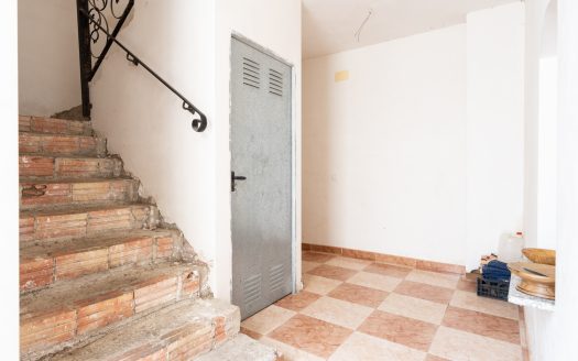 Gran casa con muchas posibilidades (855)