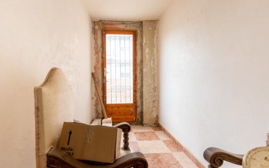 Gran casa con muchas posibilidades (855)