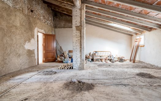 Gran casa con muchas posibilidades (855)