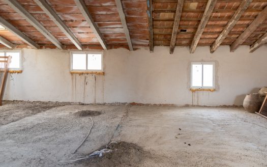 Gran casa con muchas posibilidades (855)