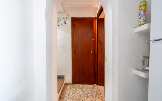 Una masia amb llum i aigua (908)
