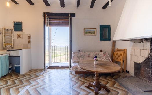 Townhouse ready to live in Horta de Sant Joan (928)