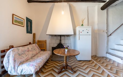 Townhouse ready to live in Horta de Sant Joan (928)