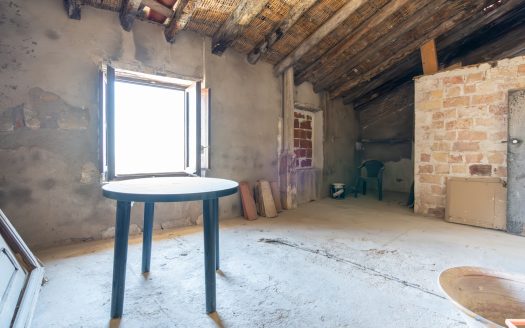 Townhouse ready to live in Horta de Sant Joan (928)