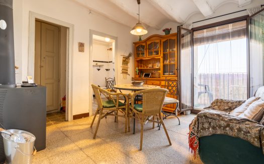 Townhouse ready to live in Horta de Sant Joan (928)