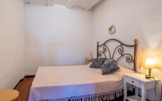 Townhouse ready to live in Horta de Sant Joan (928)