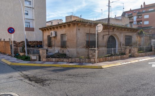 A one-storey townhouse (994)