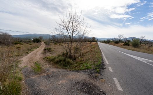 Land with possibility of water (13)