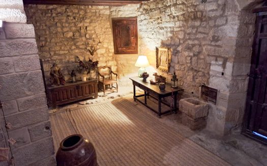 Majestic townhouse for sale in Calaceite (10)