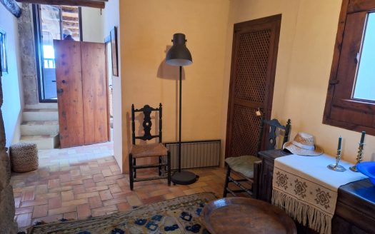 Majestic townhouse for sale in Calaceite (10)