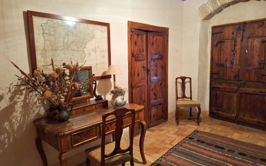 Majestic townhouse for sale in Calaceite (10)