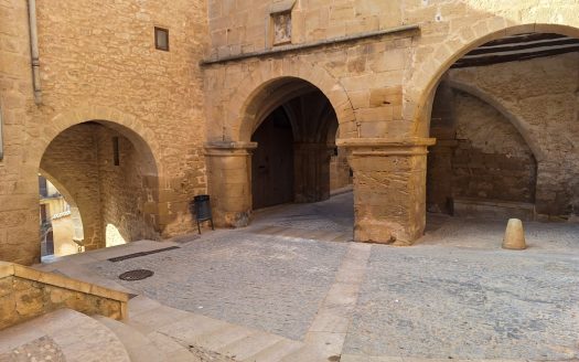 Majestic townhouse for sale in Calaceite (10)