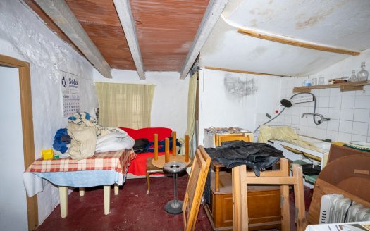 Big town house to restore (21)