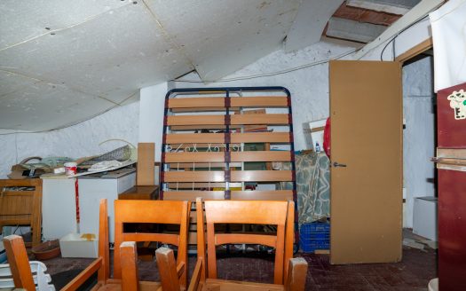 Big town house to restore (21)