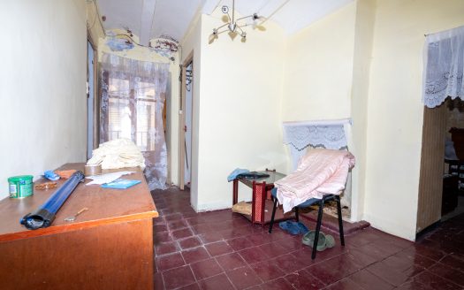 Big town house to restore (21)