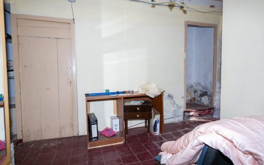 Big town house to restore (21)