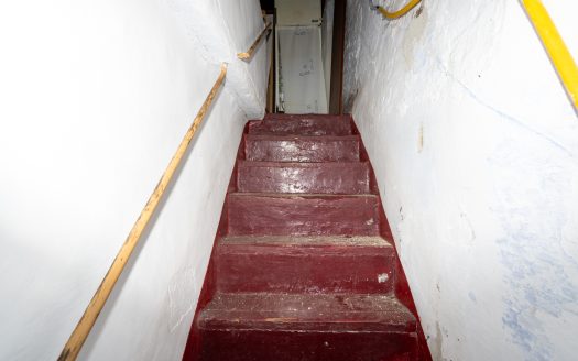 Big town house to restore (21)