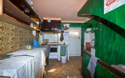 Narrow town house to restore (22)