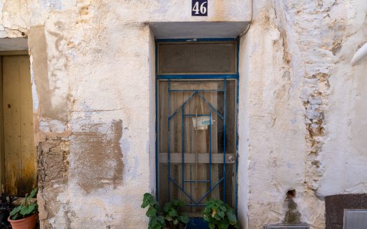 Narrow town house to restore (22)