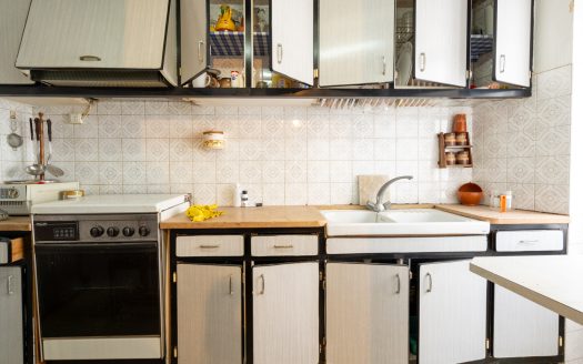 An old roomy house (45)