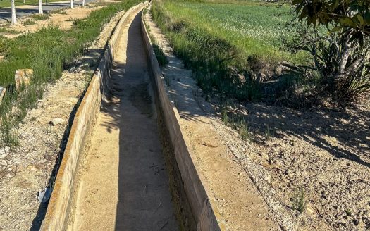 Property near the river (38)