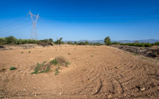 Plot of land with potable water (88)