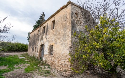 Semi-detached stone farmhouse (163)