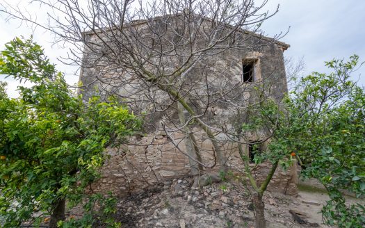 Semi-detached stone farmhouse (163)