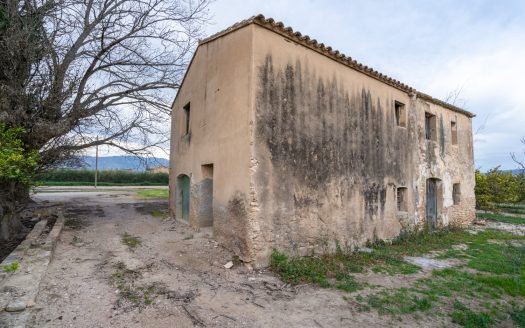 Semi-detached stone farmhouse (163)