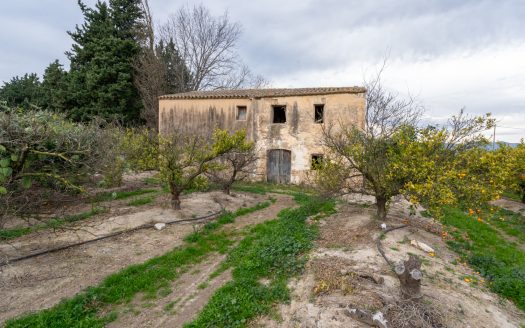 Semi-detached stone farmhouse (163)