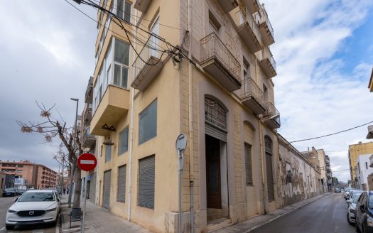 A block of flats (188)