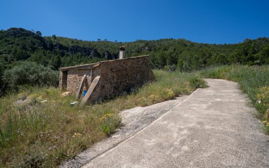 Finca ben comunicada (221)
