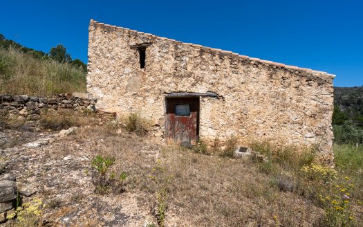 Finca ben comunicada (221)