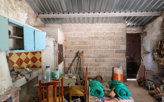 Finca ben comunicada (221)