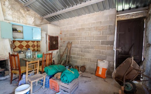 Finca ben comunicada (221)