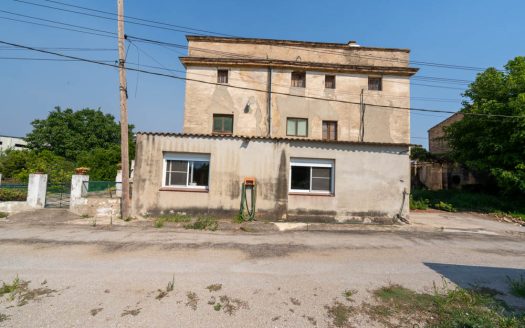 Large farmhouse near Tortosa (239)
