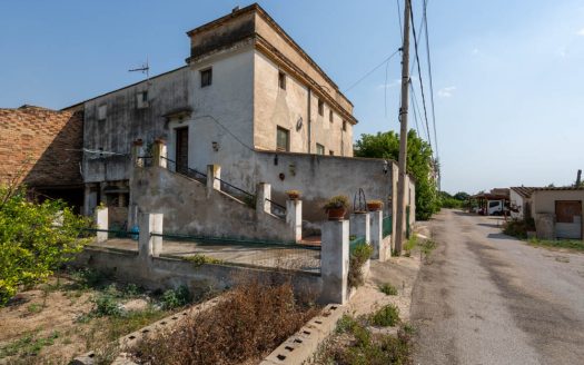 Large farmhouse near Tortosa (239)