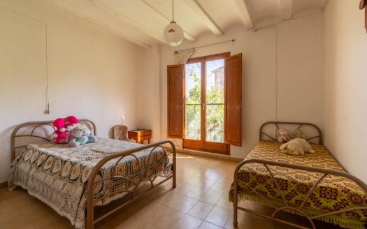 Large farmhouse near Tortosa (239)