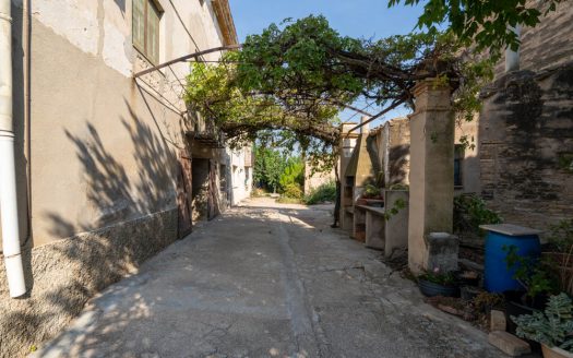 Large farmhouse near Tortosa (239)