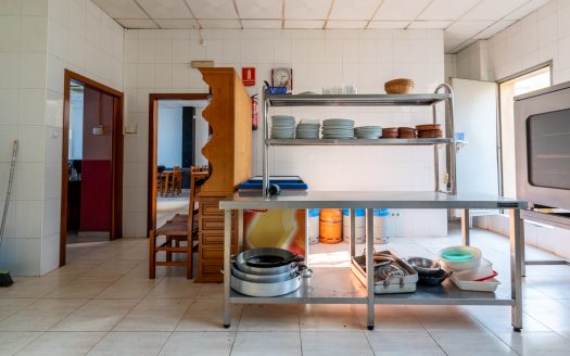 Local comercial en venda (263)