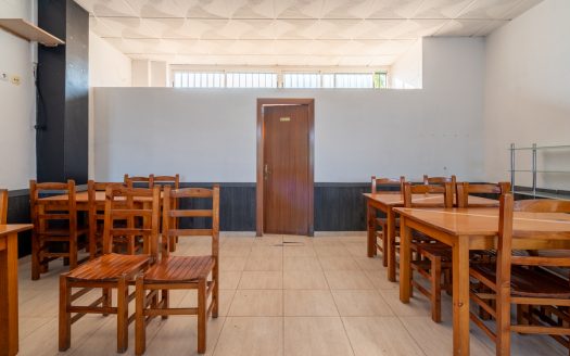 Local comercial en venda (263)