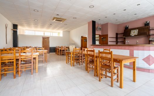 Local comercial en venda (263)