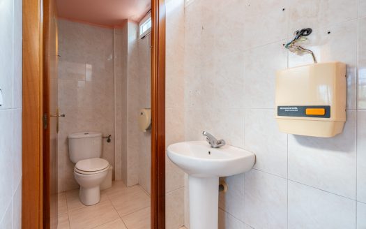 Local comercial en venda (263)