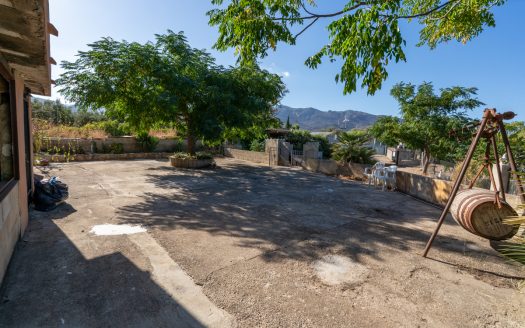 Large house ready to move into (269)