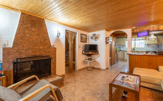 Large house ready to move into (269)